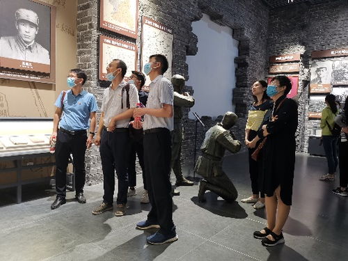 山東青年政治學(xué)院經(jīng)濟管理學(xué)院與省人社廳人力資源流動管理處共赴濟南大峰山黨性教育基地開展黨史專題學(xué)習(xí)教育
